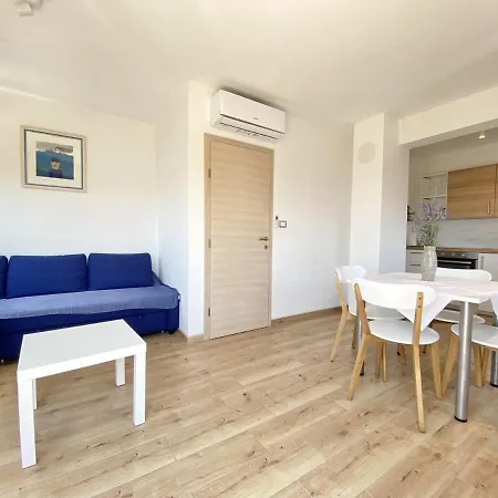 Cozy Family Friendly Irena Nr 2 With Pool Appartamento