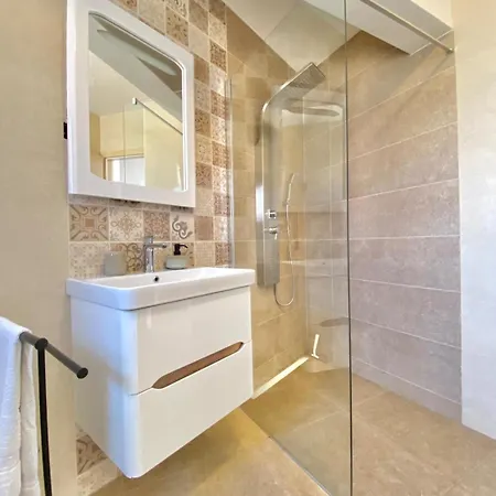 Appartamento Cozy Family Friendly Irena Nr 2 With Pool Krk Town