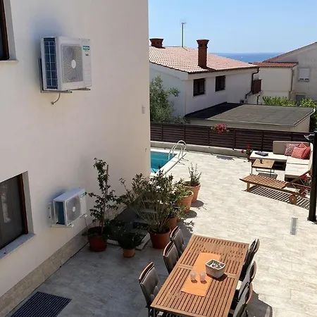 Appartamento Cozy Family Friendly Irena Nr 2 With Pool