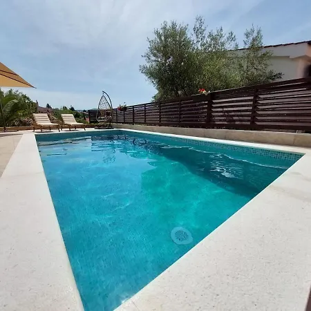 Cozy Family Friendly Irena Nr 2 With Pool *