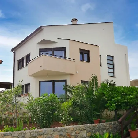 Appartamento Cozy Family Friendly Irena Nr 2 With Pool Krk Town